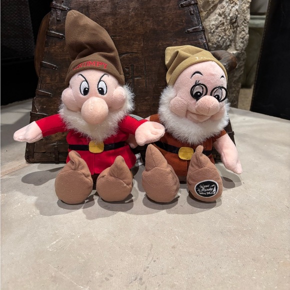 Snow White’s Seven DWARF’s Disney World Resort Plush Toys - Picture 8 of 11